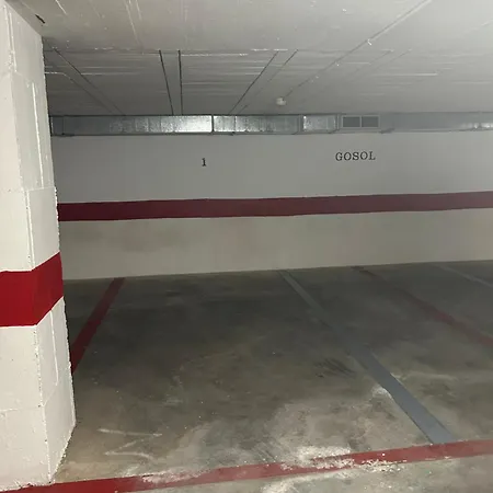 Gosol Lemon, Centro-parking *